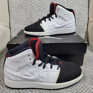 Boy's Nike Air Jordan 1 Retro 4Y